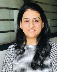 Suranjali Tandon large photo